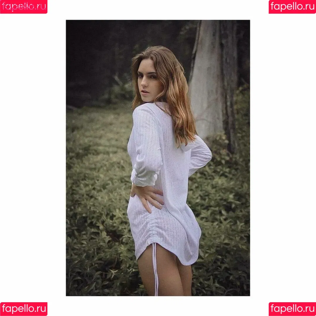 Emily Feld Onlyfans Photo Gallery 