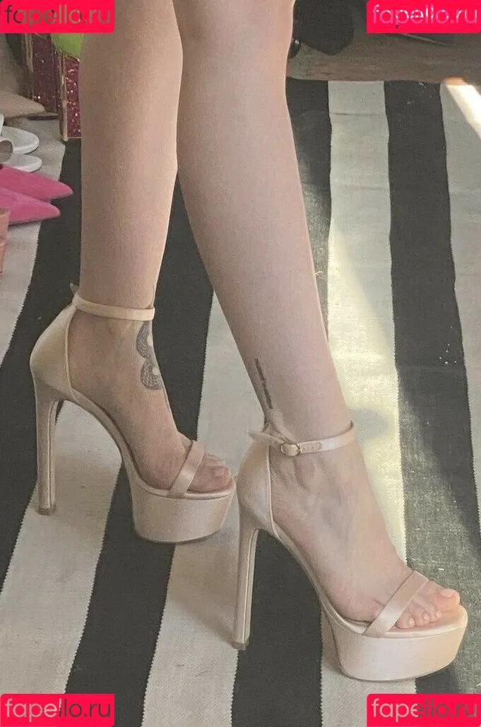 Dove Cameron Onlyfans Photo Gallery 