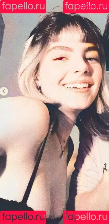 Triz Pariz Onlyfans Photo Gallery 