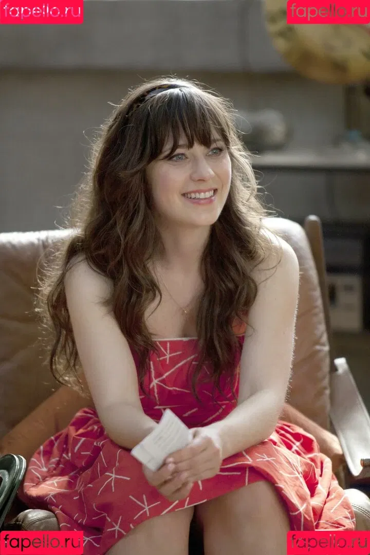 Zooey Deschanel Onlyfans Photo Gallery 