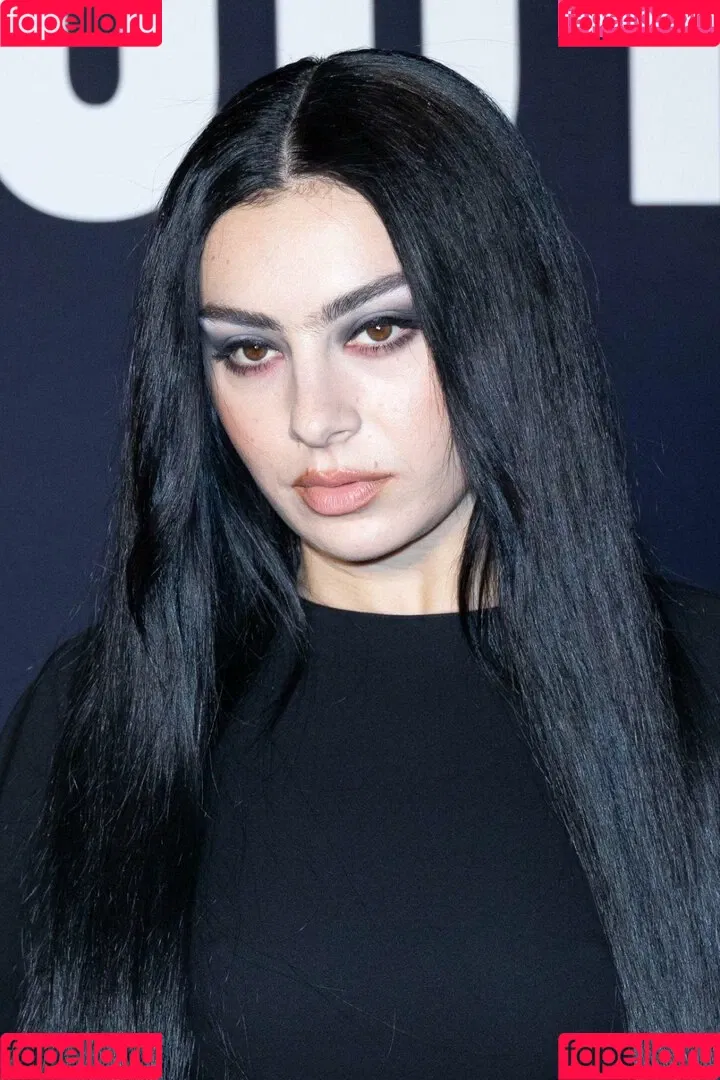 Charli XCX Onlyfans Photo Gallery 