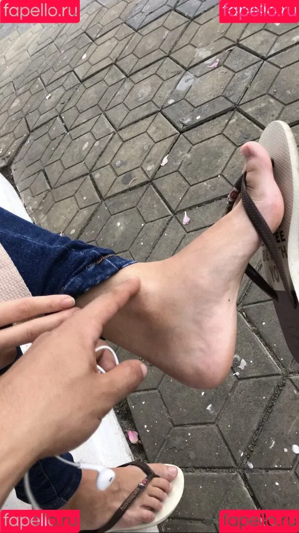 Candid Feet Onlyfans Photo Gallery 