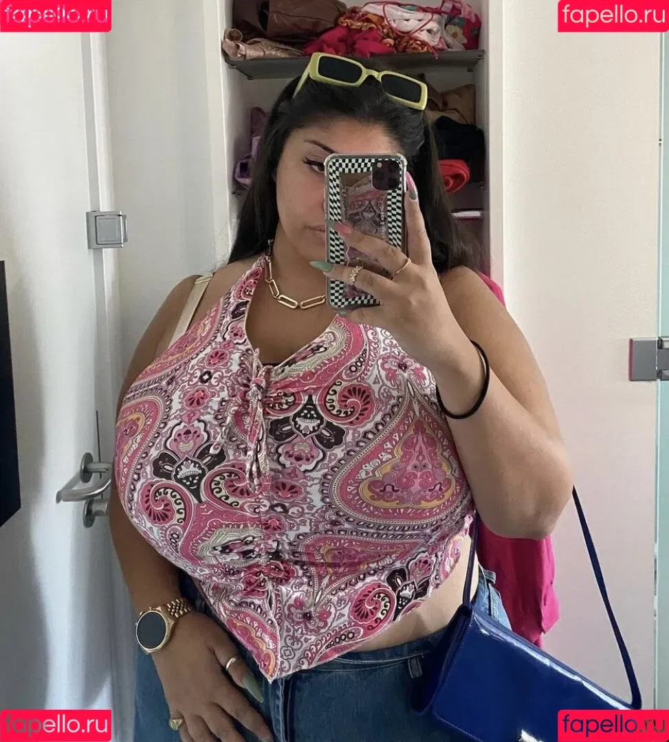 Yuval Onlyfans Photo Gallery 
