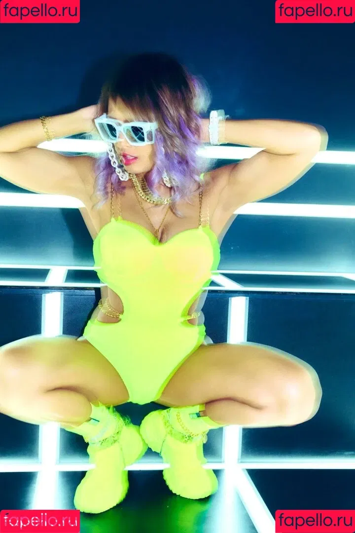 Giulia Onlyfans Photo Gallery 