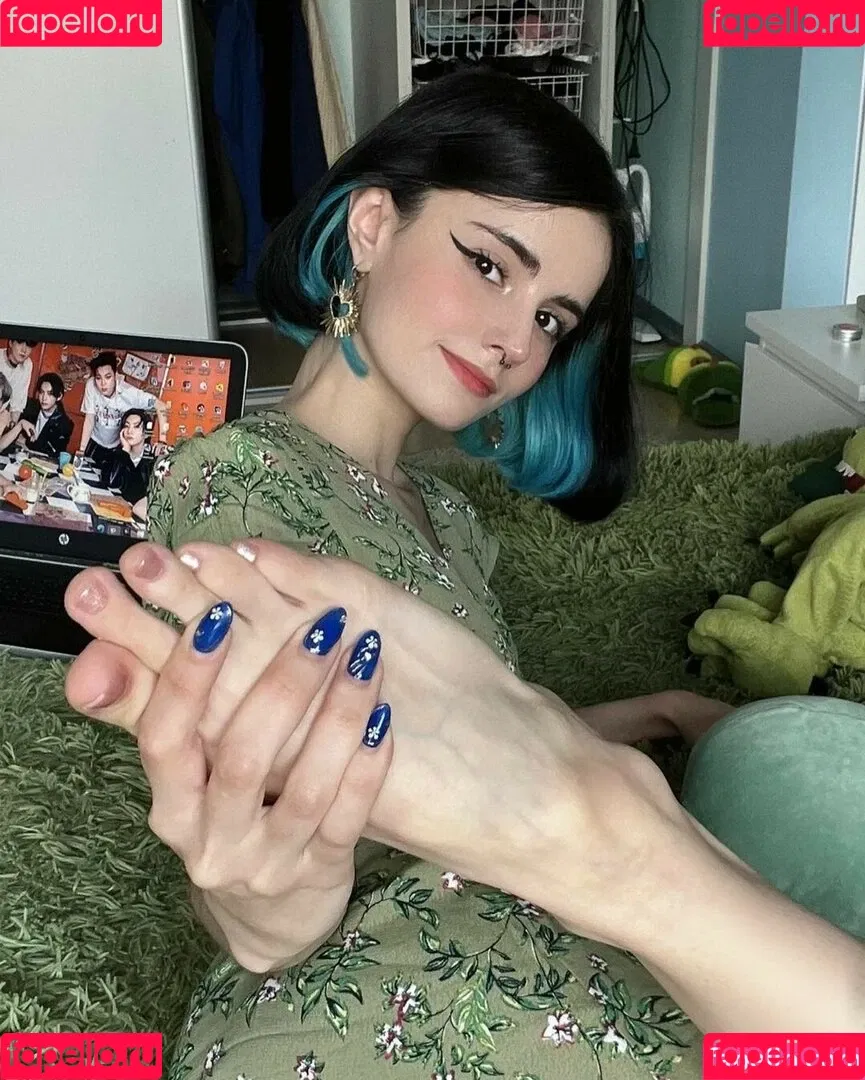 loonassoftfeet Onlyfans Photo Gallery 