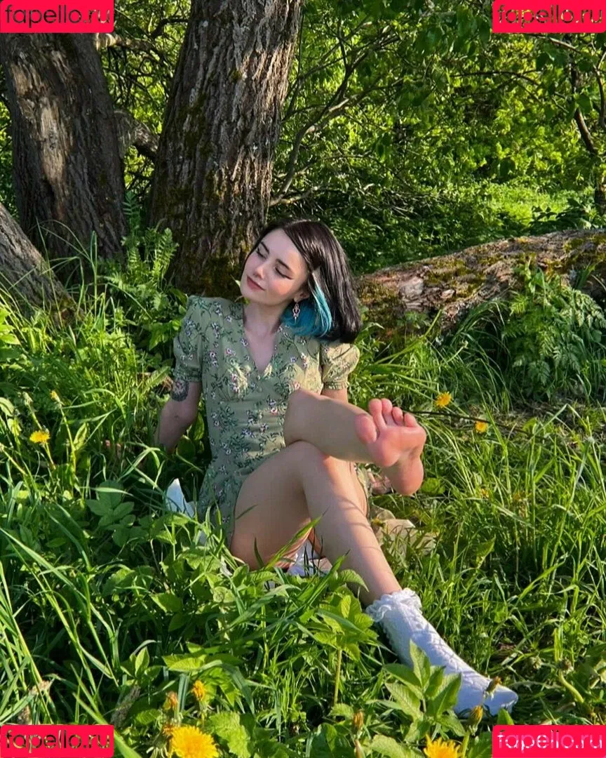loonassoftfeet Onlyfans Photo Gallery 