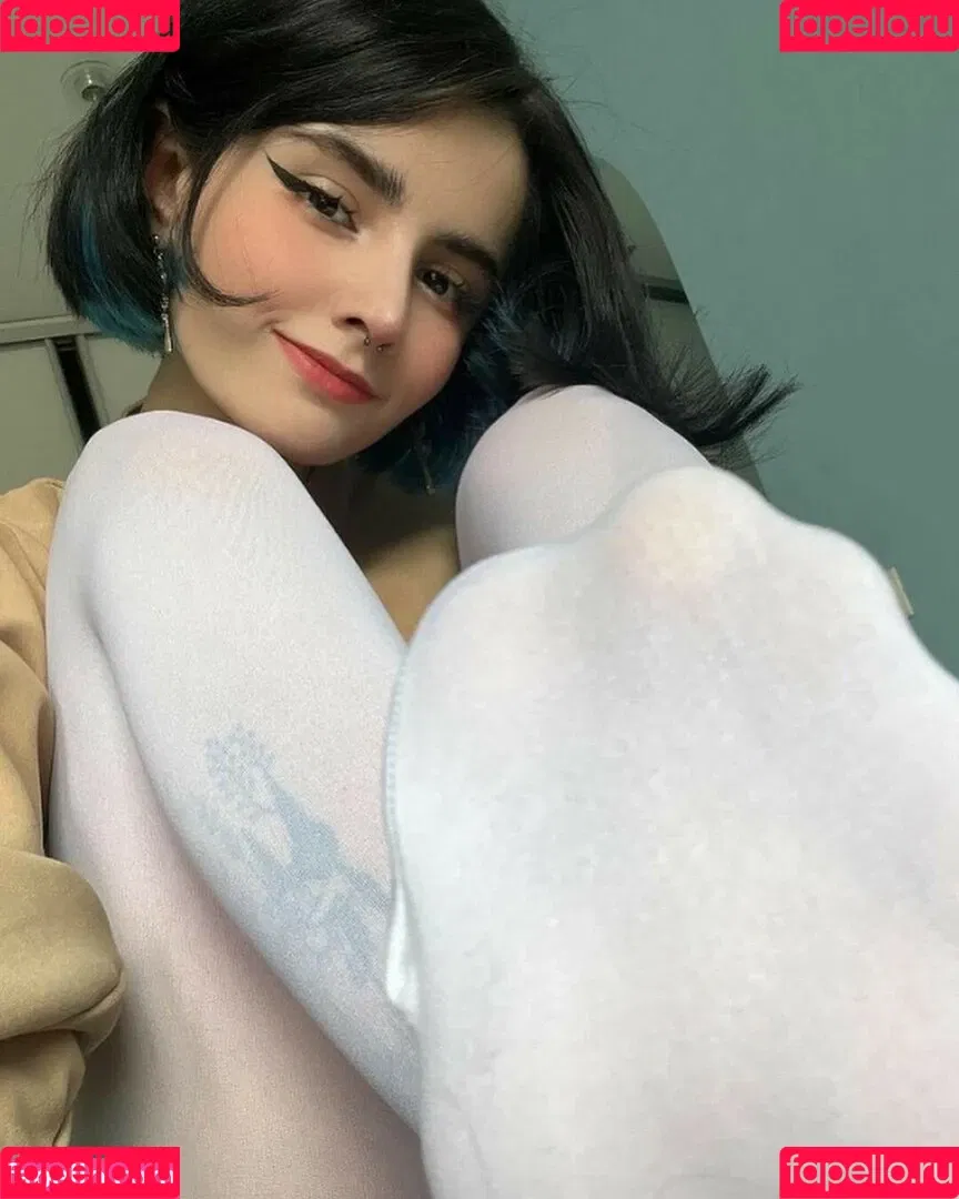 loonassoftfeet Onlyfans Photo Gallery 