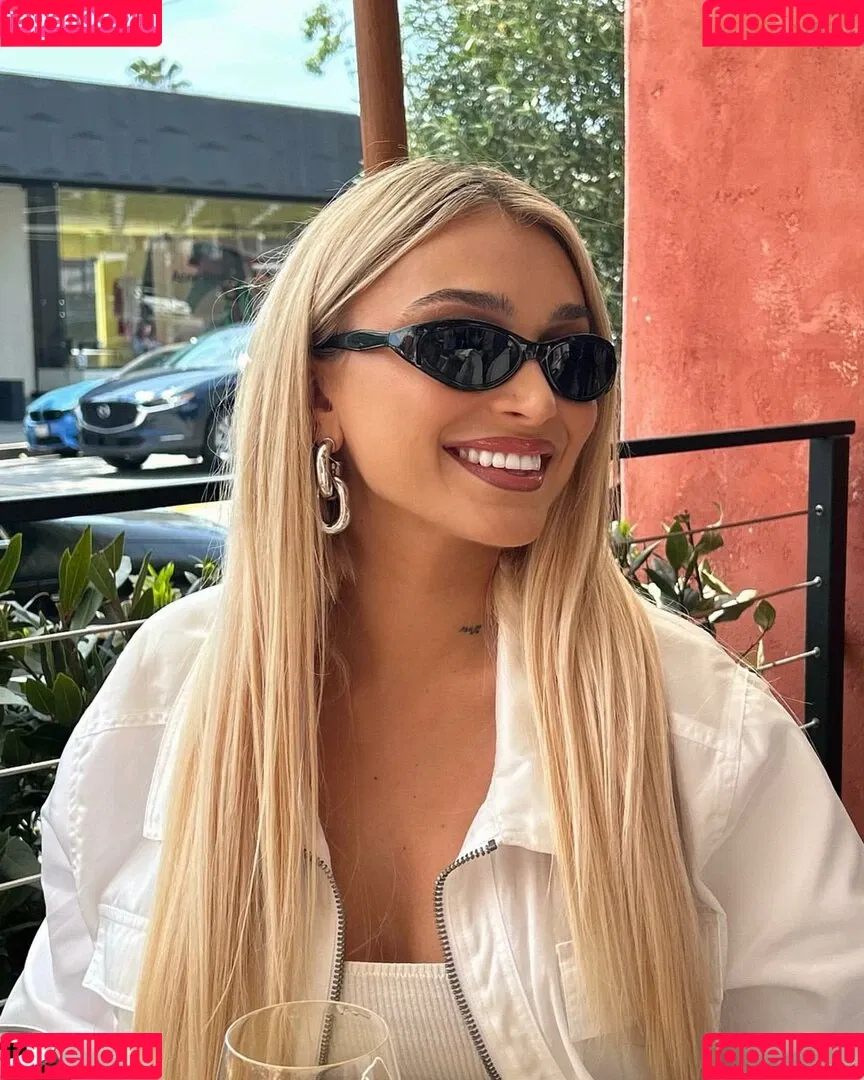 Camaryn Swanson Onlyfans Photo Gallery 