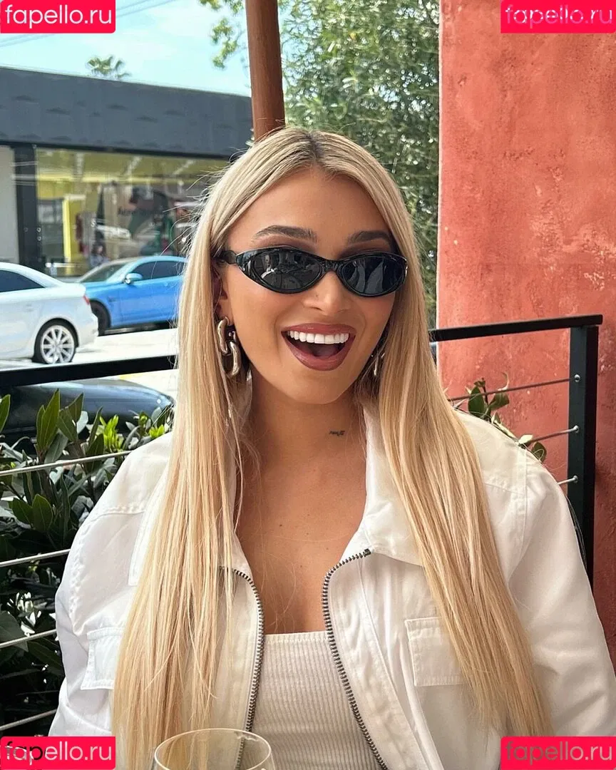 Camaryn Swanson Onlyfans Photo Gallery 