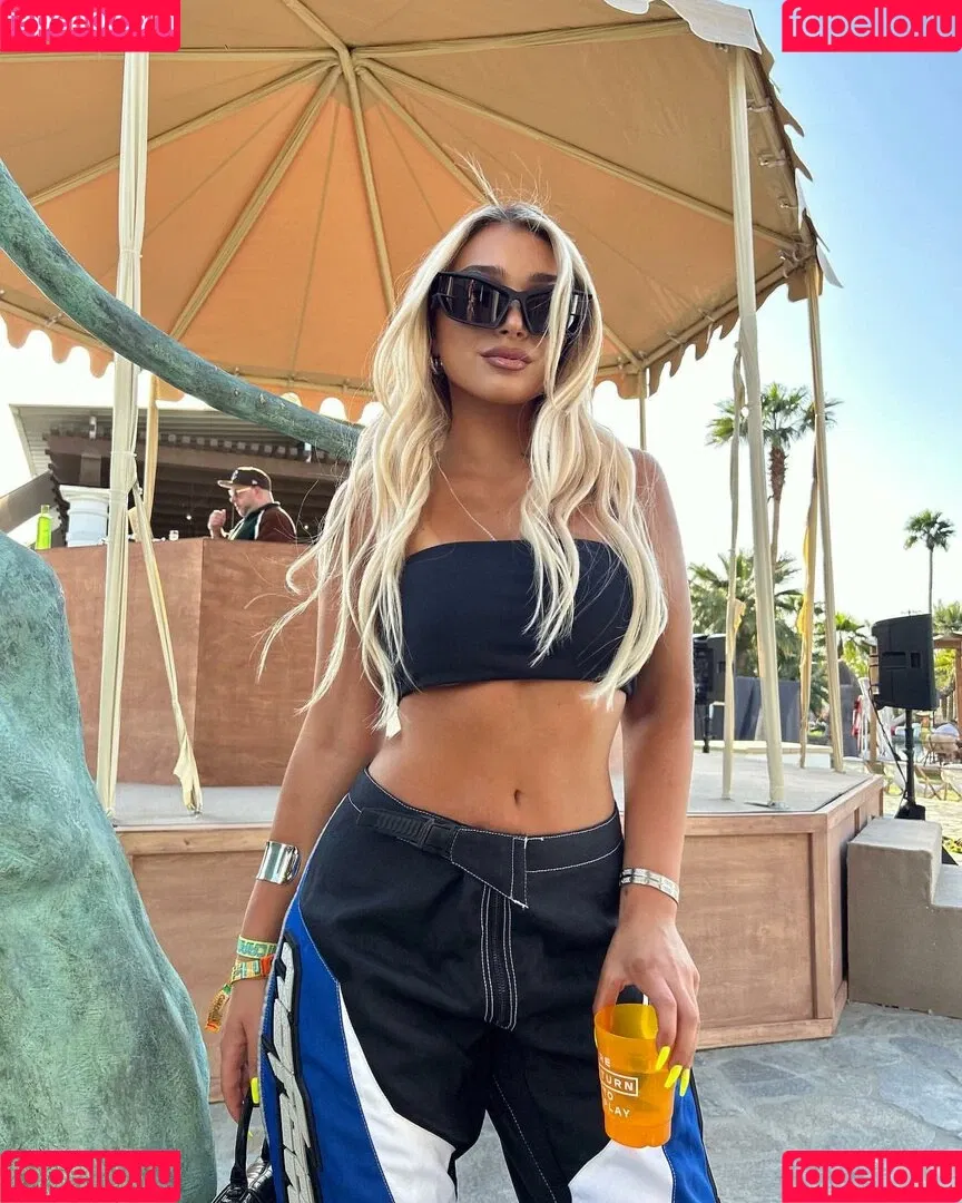 Camaryn Swanson Onlyfans Photo Gallery 