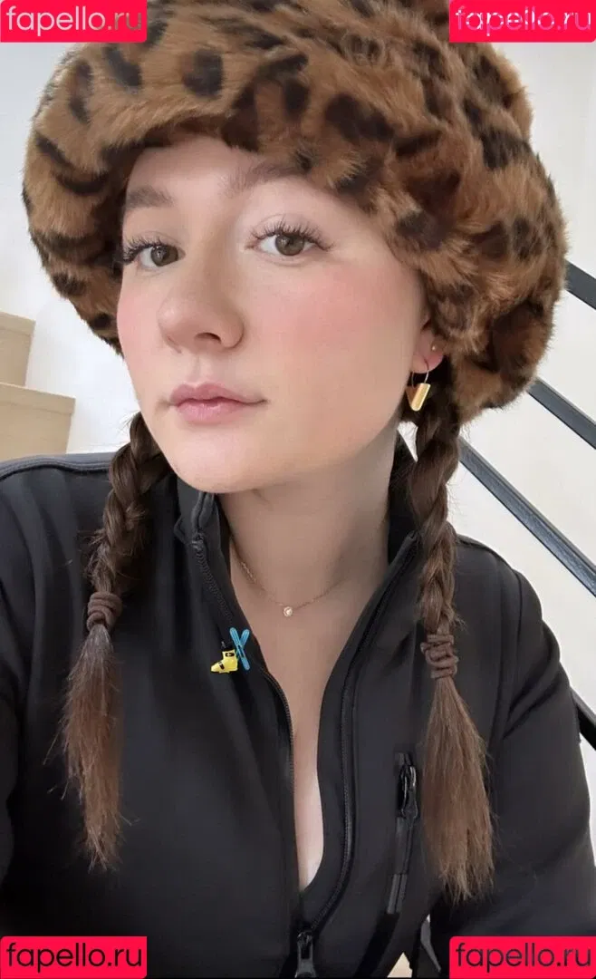 Emma Kenney Onlyfans Photo Gallery 