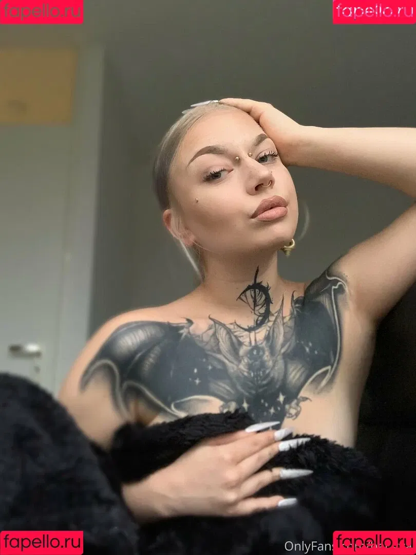 bat.gyal Onlyfans Photo Gallery 