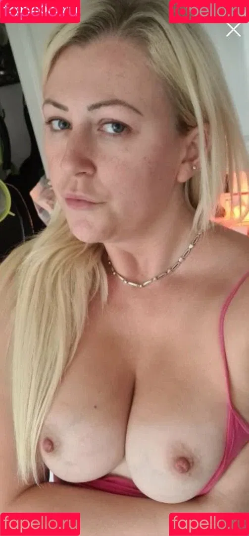 Corrine Marie Onlyfans Photo Gallery 