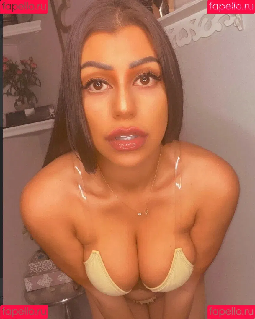 Délice Nadia Onlyfans Photo Gallery 