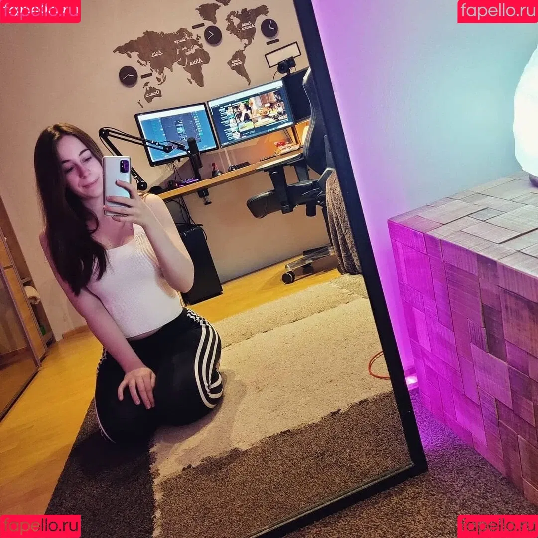 actuallyalisa Onlyfans Photo Gallery 