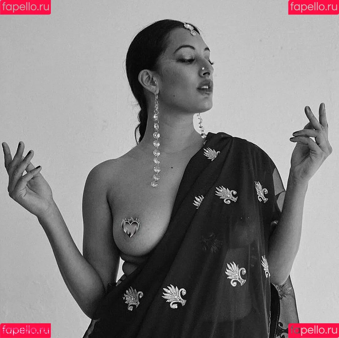 Kali Sudhra Onlyfans Photo Gallery 