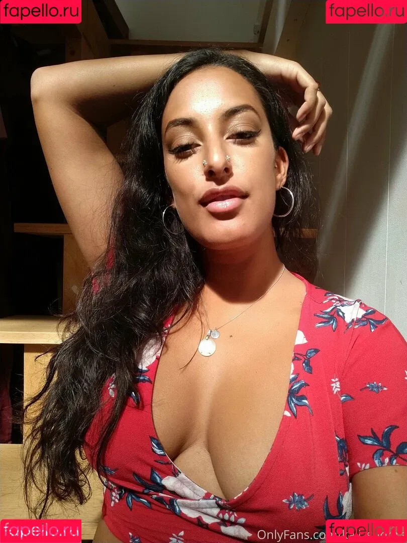 Kali Sudhra Onlyfans Photo Gallery 