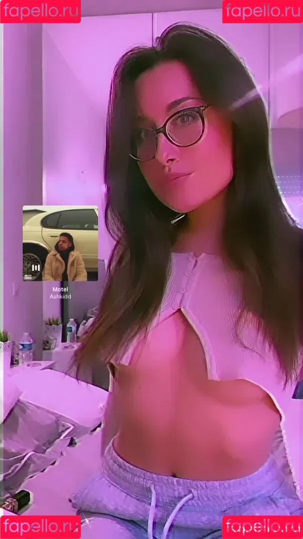 Maëlyss Lepage Onlyfans Photo Gallery 