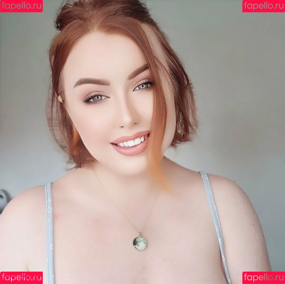 maebry Onlyfans Photo Gallery 