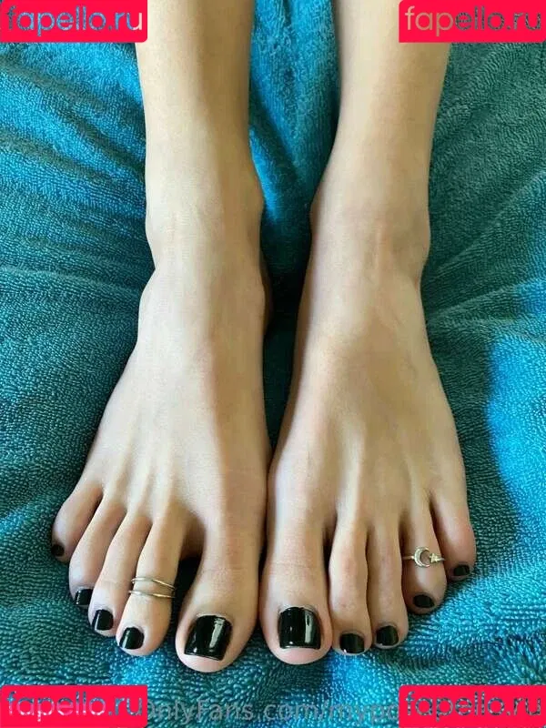 myposedtoes Onlyfans Photo Gallery 