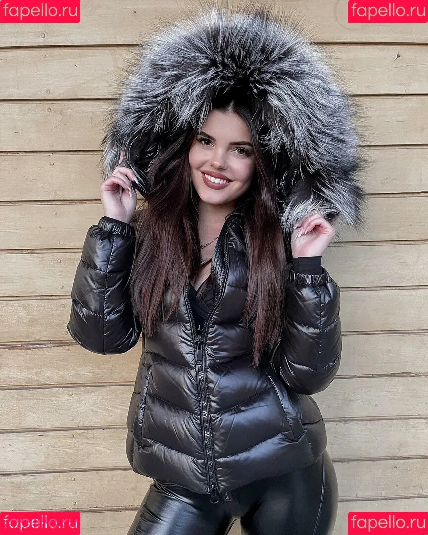Lara Benjamina Winter Onlyfans Photo Gallery 
