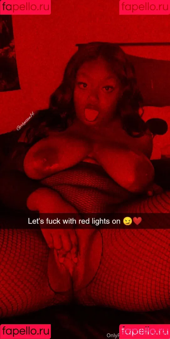 girlyvixxxen Onlyfans Photo Gallery 