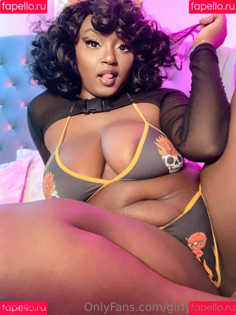 girlyvixxxen Onlyfans Photo Gallery 