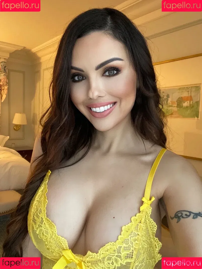 Krystle Lina Onlyfans Photo Gallery 