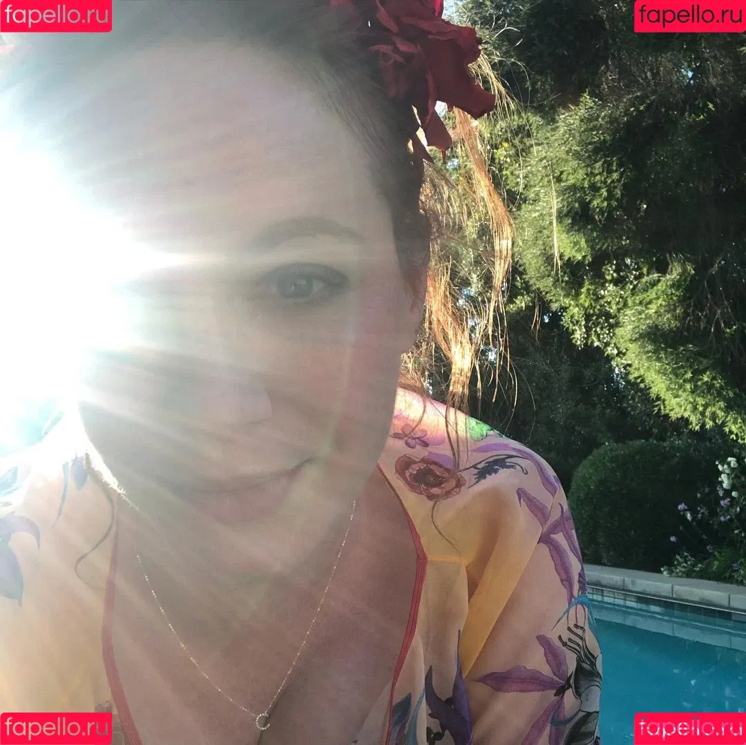 Christina Hendricks Onlyfans Photo Gallery 