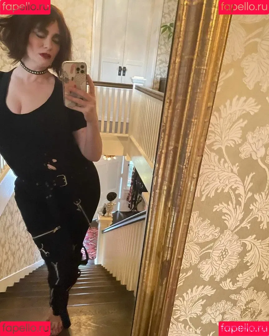 Christina Hendricks Onlyfans Photo Gallery 