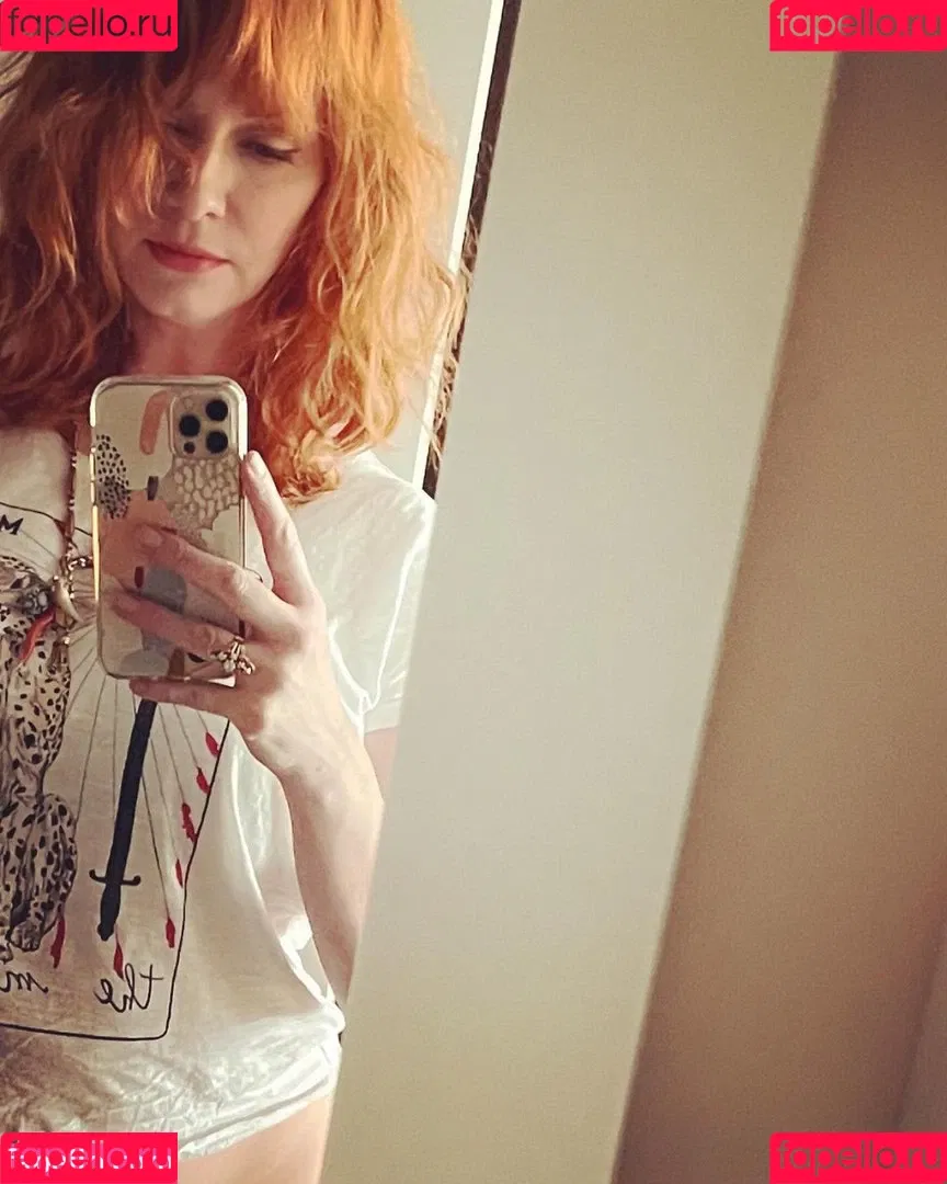 Christina Hendricks Onlyfans Photo Gallery 