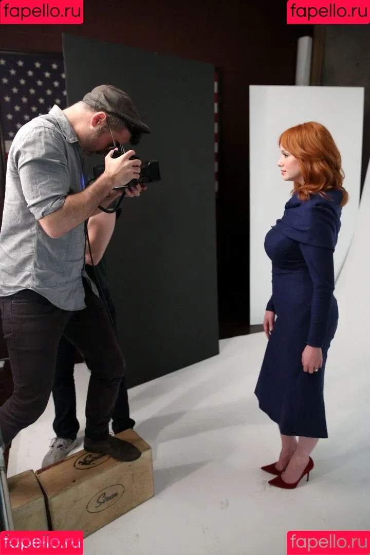 Christina Hendricks Onlyfans Photo Gallery 