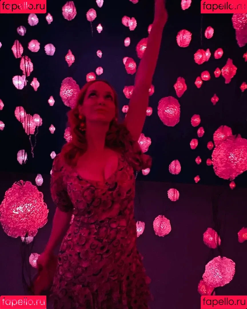 Christina Hendricks Onlyfans Photo Gallery 