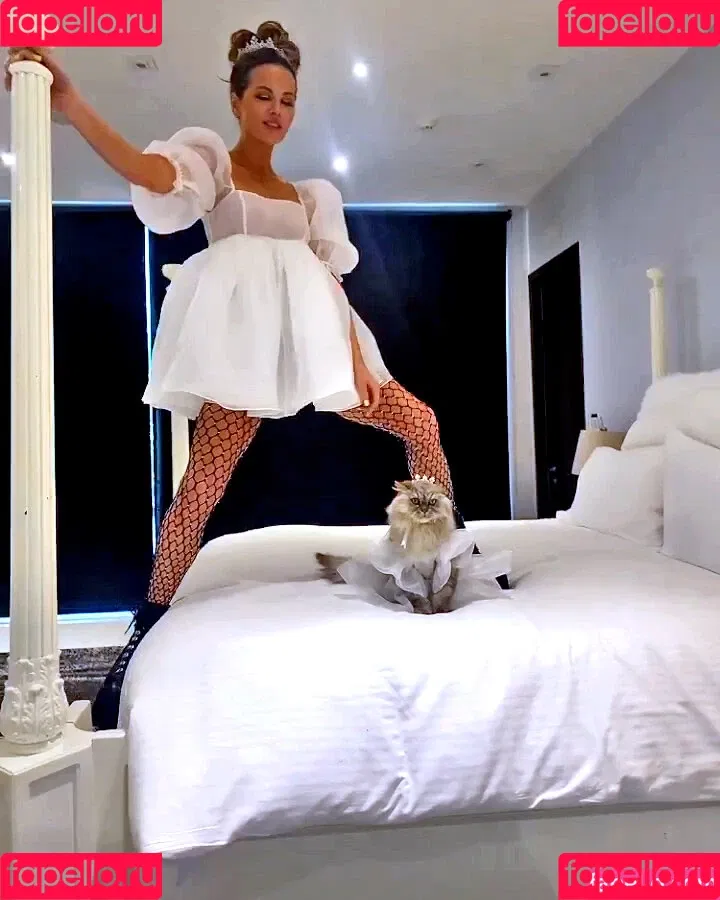 Kate Beckinsale Onlyfans Photo Gallery 