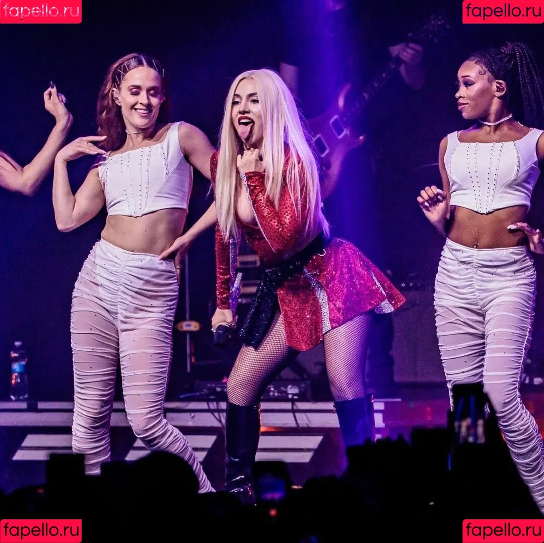 Ava Max Onlyfans Photo Gallery 