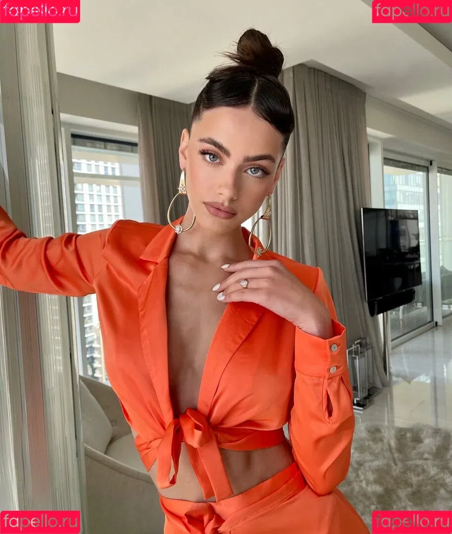 Yael Shelbia Onlyfans Photo Gallery 