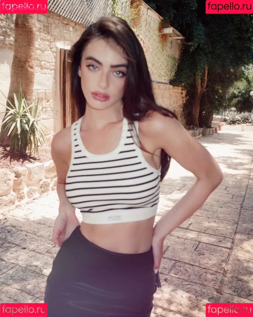 Yael Shelbia Onlyfans Photo Gallery 