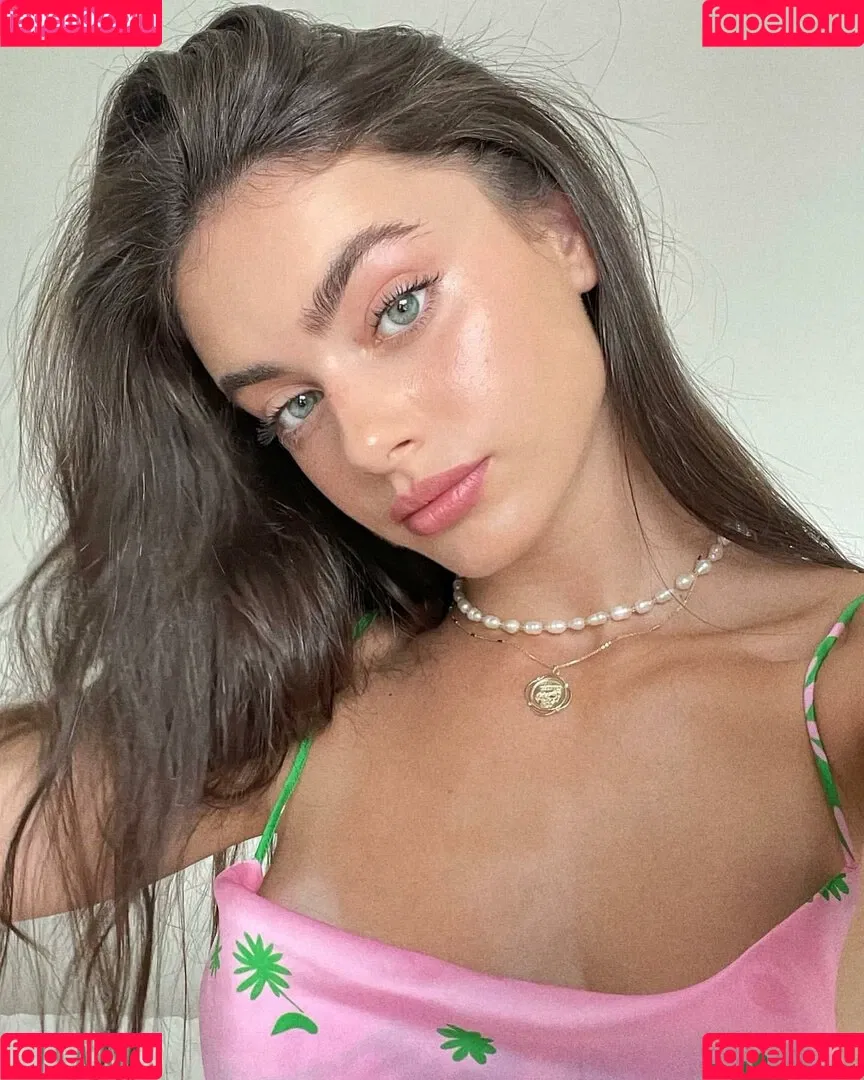 Yael Shelbia Onlyfans Photo Gallery 