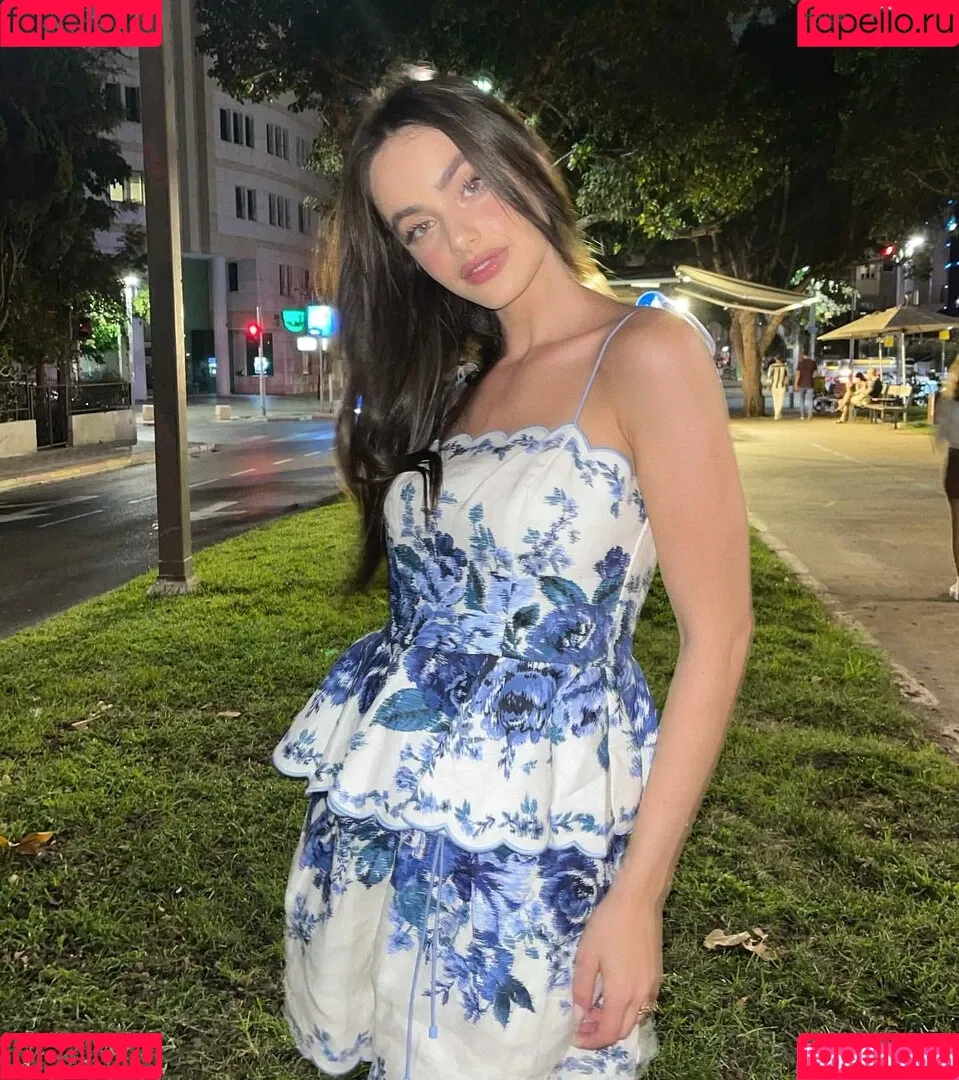 Yael Shelbia Onlyfans Photo Gallery 