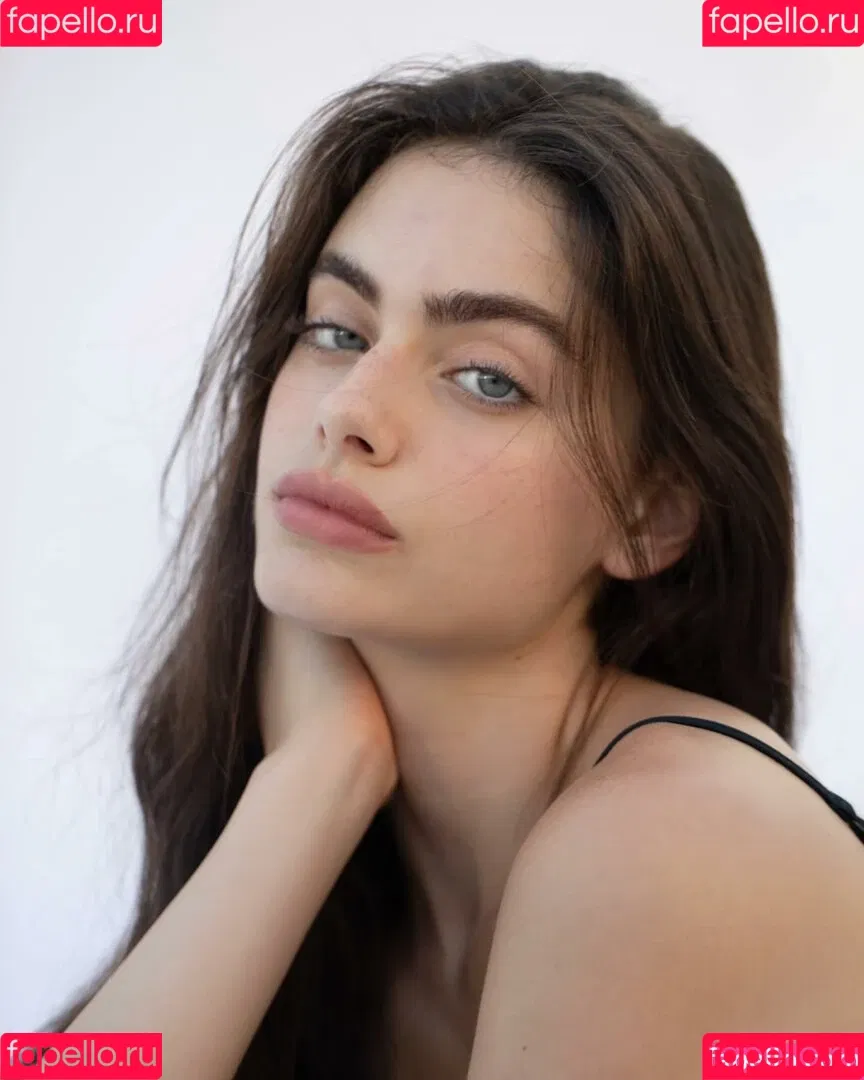 Yael Shelbia Onlyfans Photo Gallery 