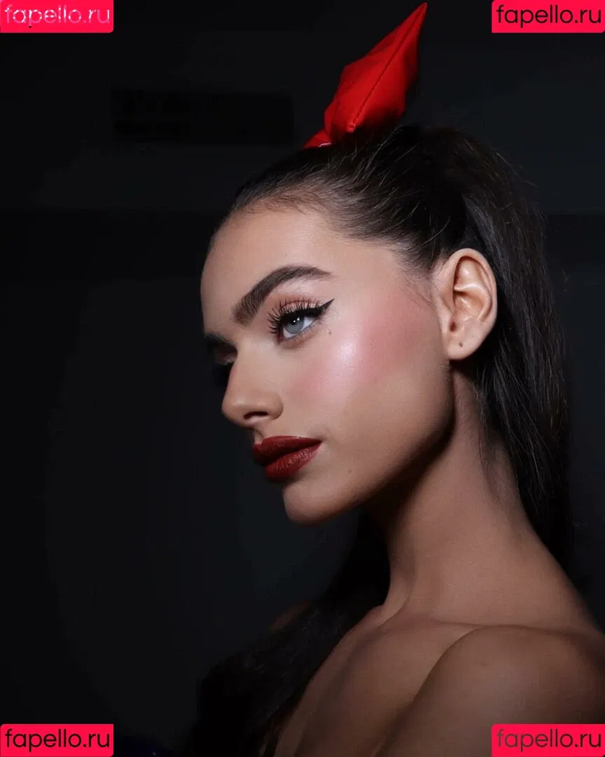 Yael Shelbia Onlyfans Photo Gallery 