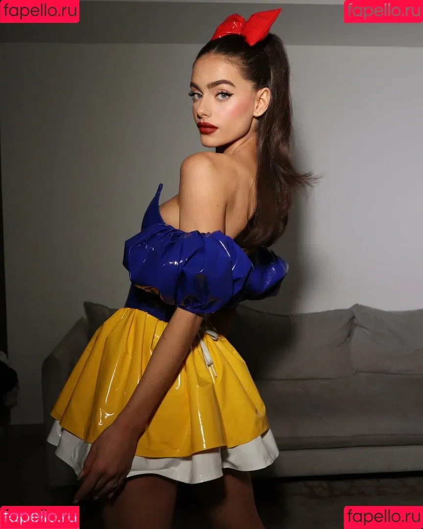 Yael Shelbia Onlyfans Photo Gallery 