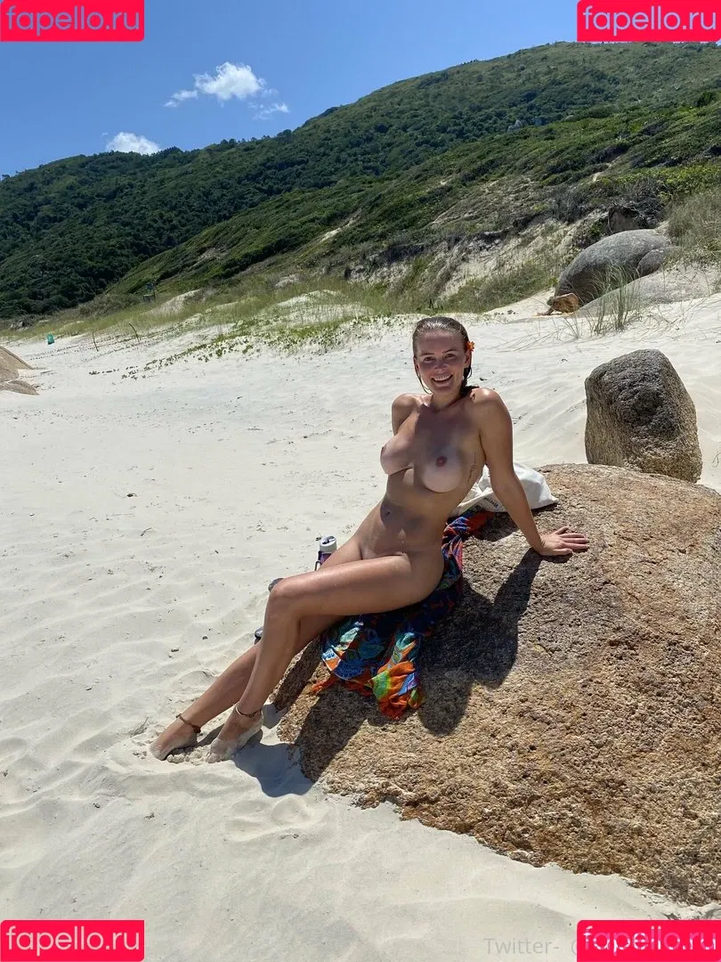 Elle Knox Onlyfans Photo Gallery 