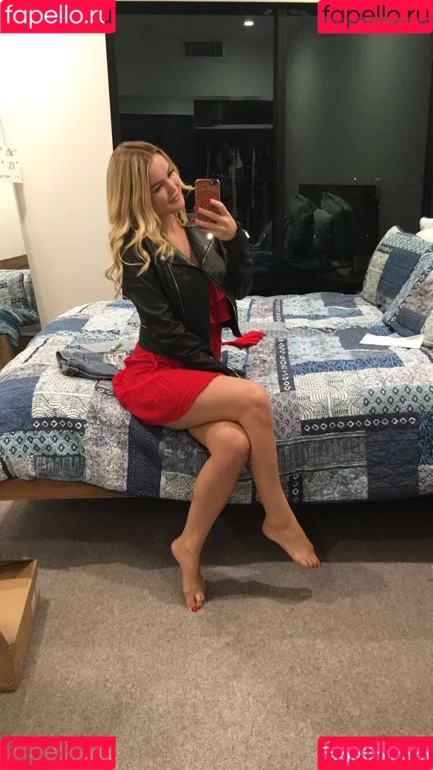 Elle Knox Onlyfans Photo Gallery 