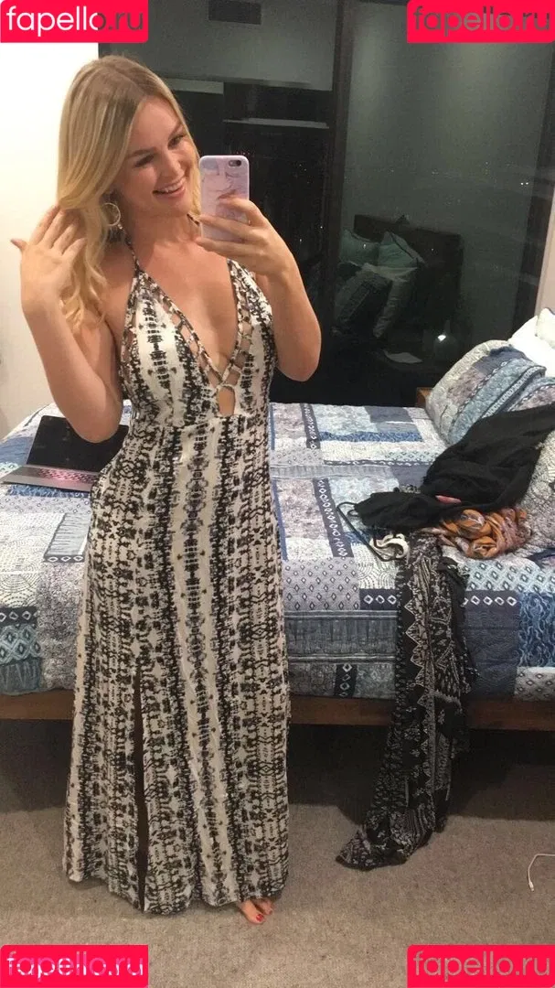 Elle Knox Onlyfans Photo Gallery 