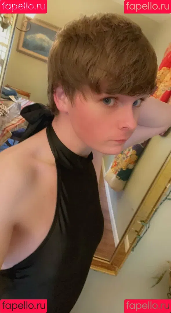 Femboy Fishing Onlyfans Photo Gallery 