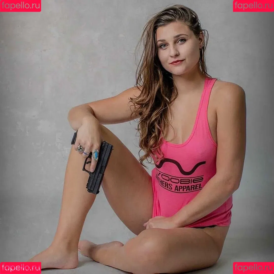 Girls With Guns Onlyfans Photo Gallery 