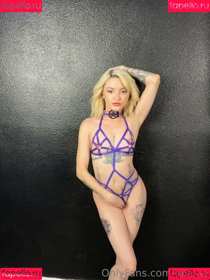 lolafae Onlyfans Photo Gallery 