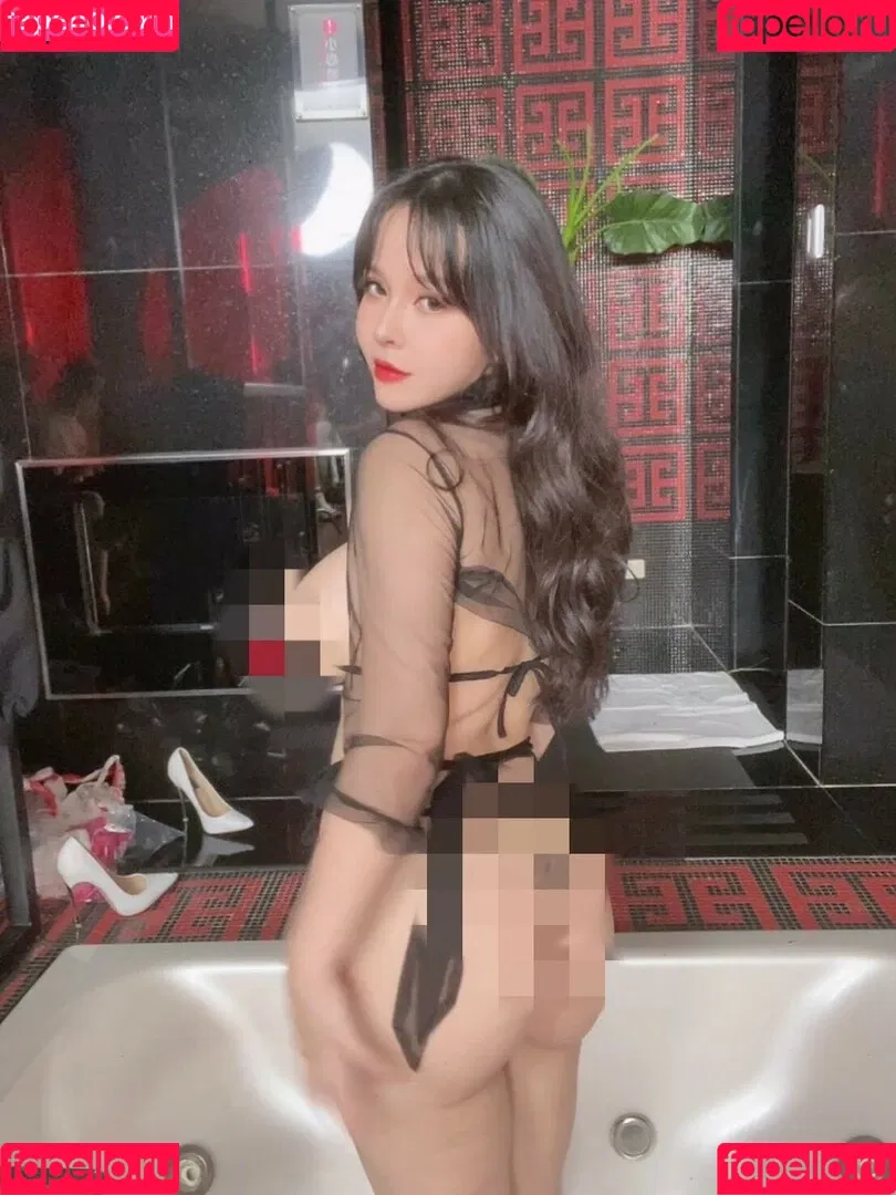 Mandi 香菱 Onlyfans Photo Gallery 