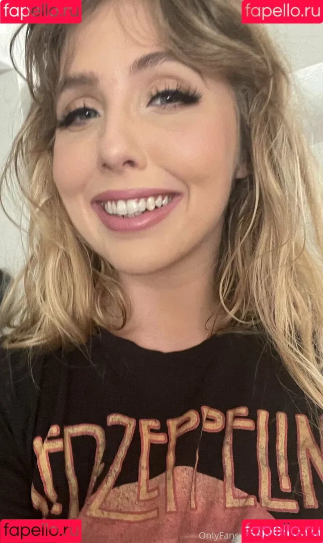 Lena Paul Onlyfans Photo Gallery 